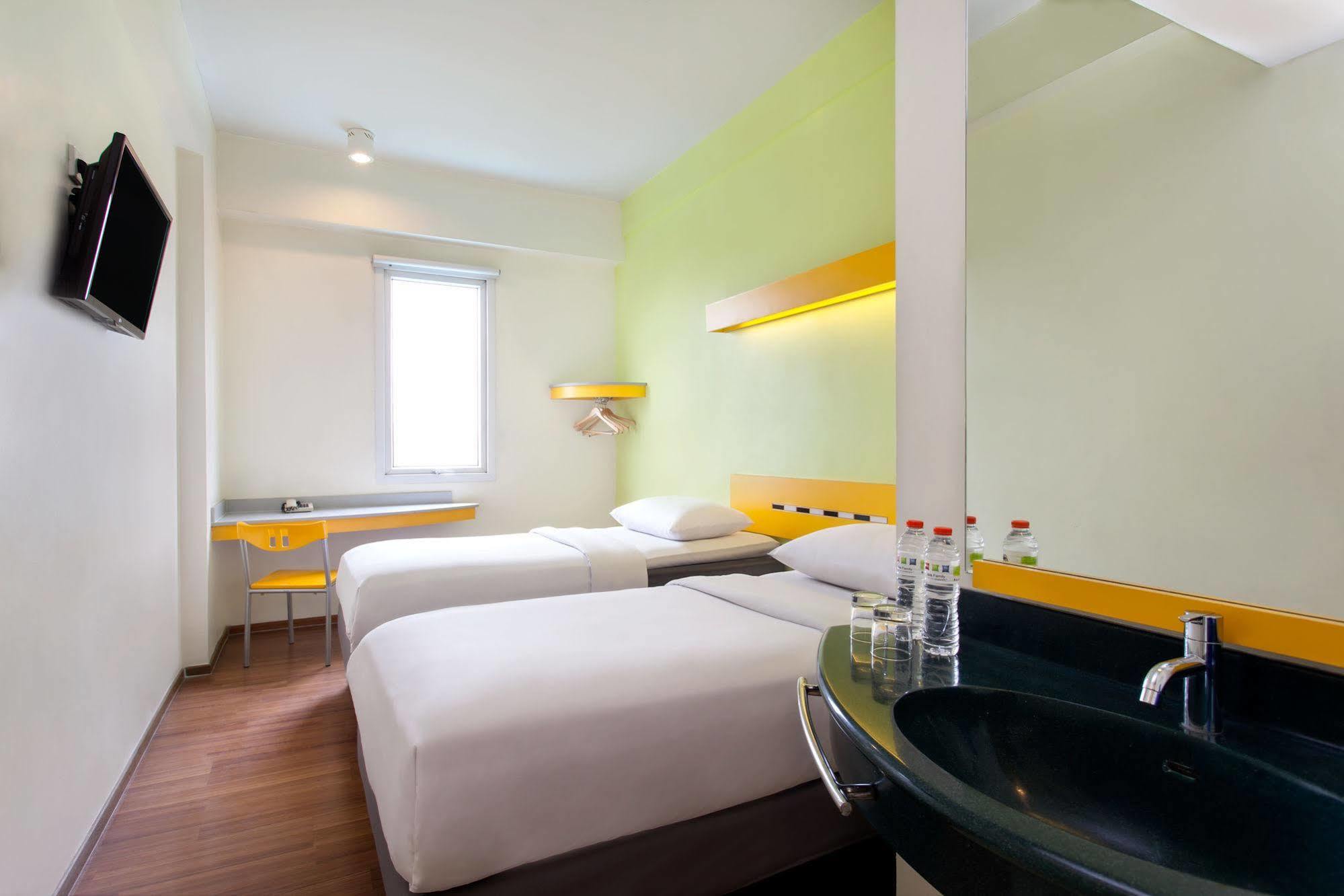 Ibis Budget Jakarta Cikini Εξωτερικό φωτογραφία