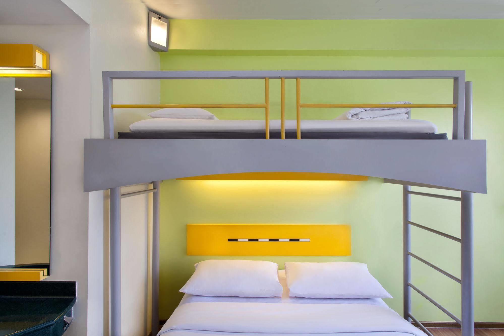 Ibis Budget Jakarta Cikini Εξωτερικό φωτογραφία
